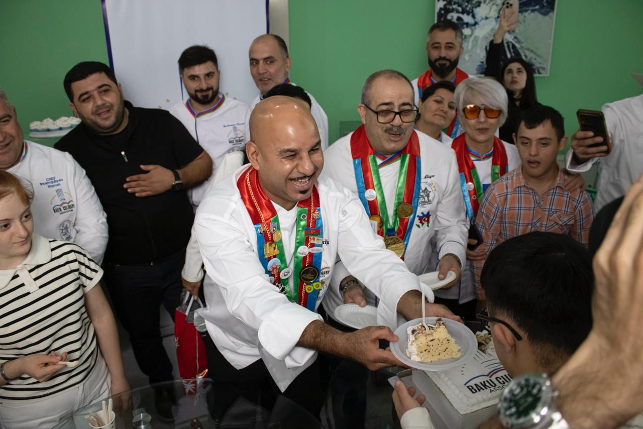 В Баку организовано "вкусное путешествие" в честь Международного дня шеф-поваров
