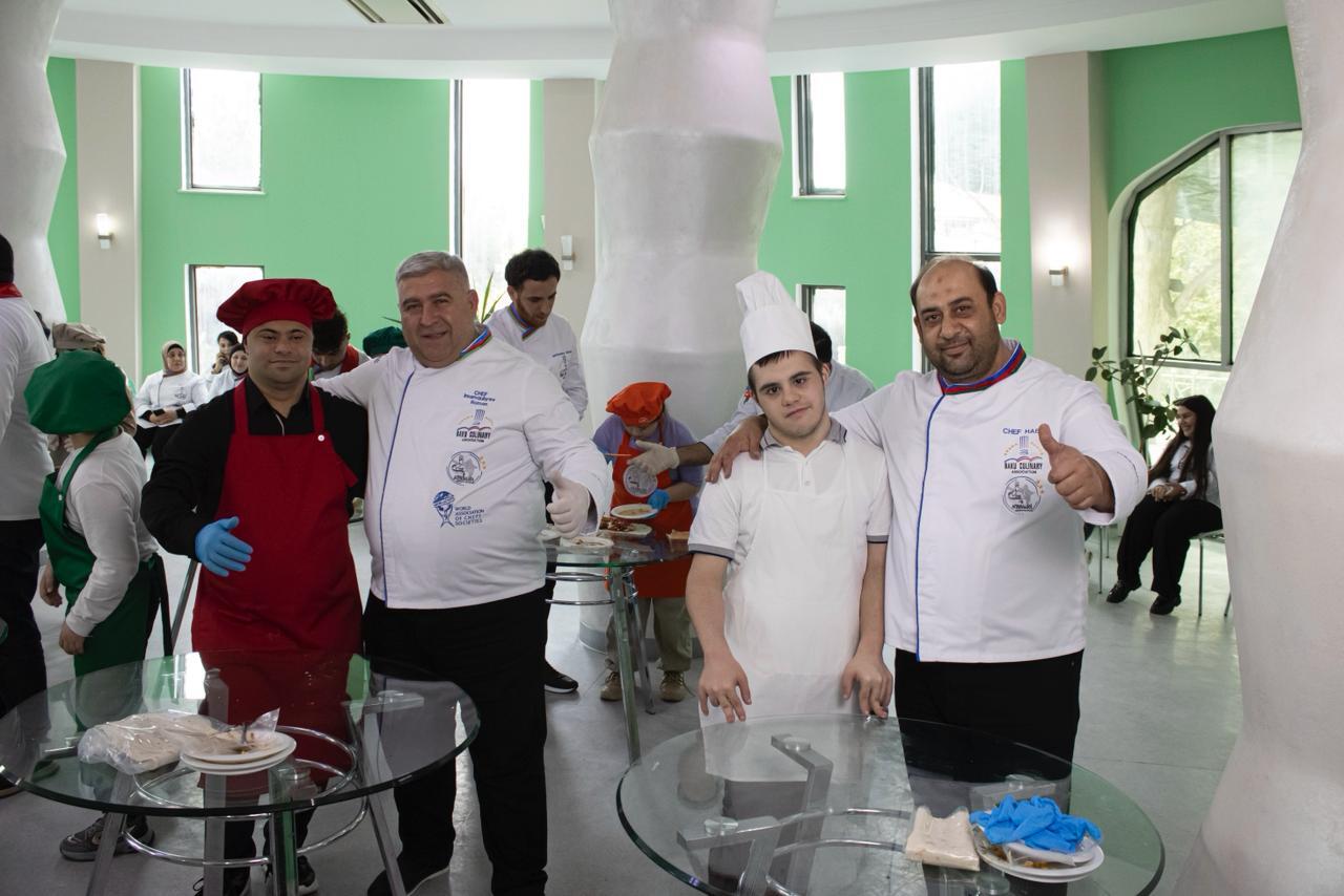 В Баку организовано "вкусное путешествие" в честь Международного дня шеф-поваров