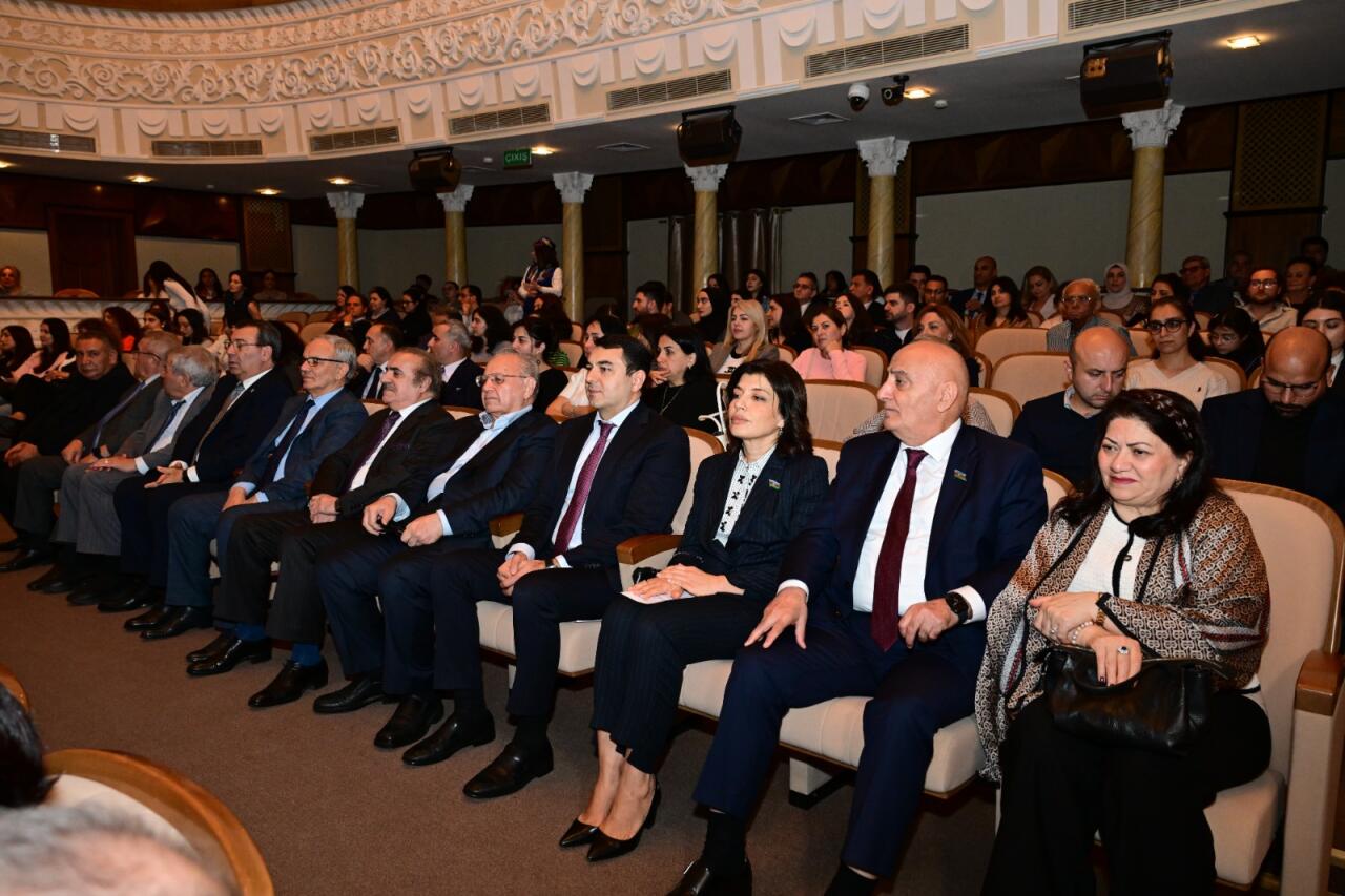 Спектаклем "Qürbətdən gələn məktublar" отмечен юбилей видного государственного деятеля Гасана Гасанова
