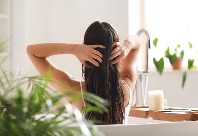 Стилист объяснил, когда нужен детокс для волос