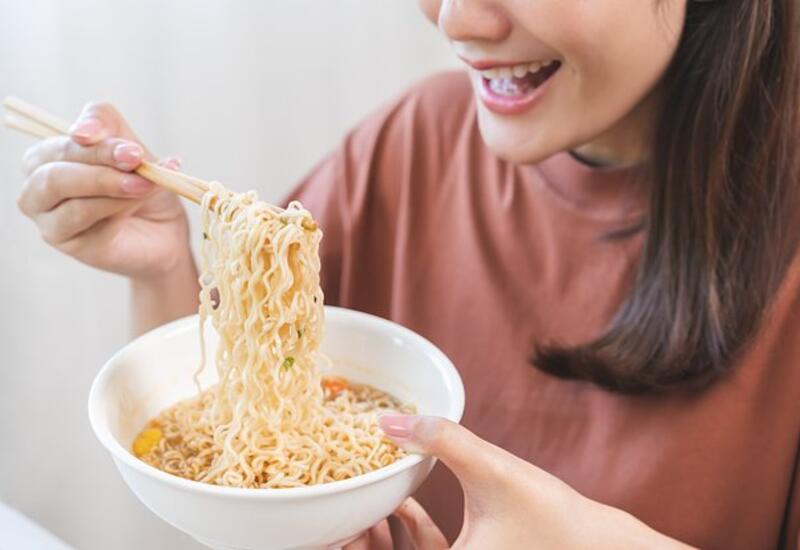 Названа главная опасность лапши быстрого приготовления