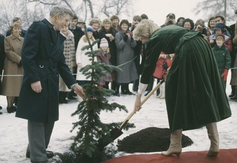 Любимые сапоги принцессы Дианы из 80-х вернулись в моду