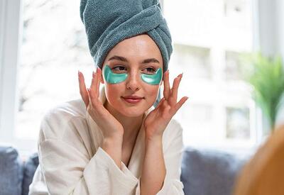 Дерматолог рассказала о вреде патчей и тканевых масок в домашнем уходе