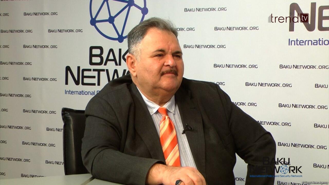 В течение десятилетий азербайджанцам и армянам внушали, что они не способны договориться без третьей стороны