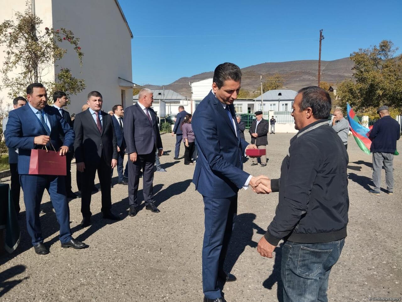 Xocalının Təzəbinə və Ballıca kəndlərinə növbəti köç çatıb - açarlar təqdim olunub