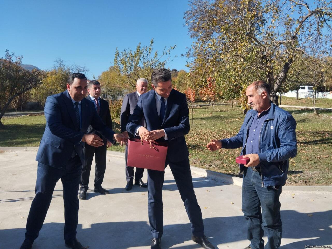 Очередная группа бывших переселенцев прибыла в село Бадара Ходжалинского района