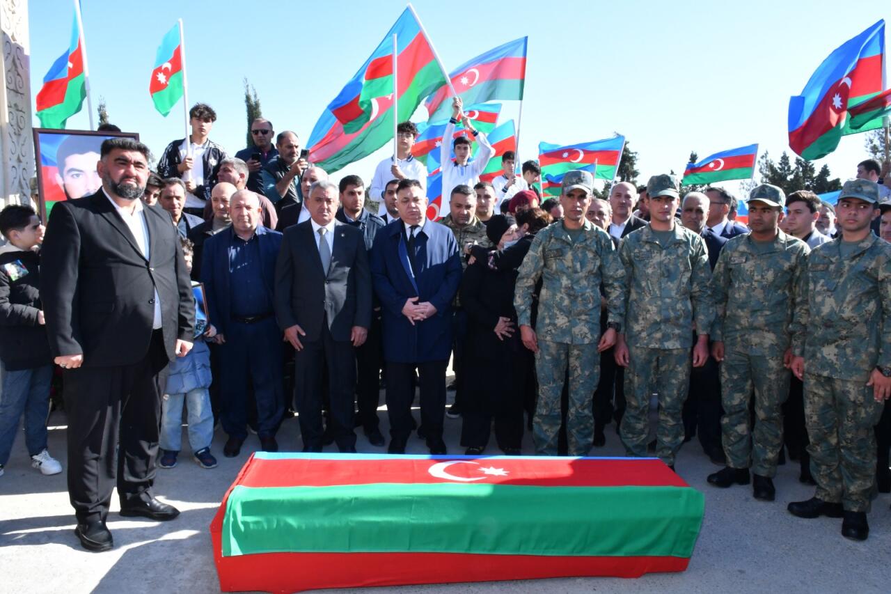 Birinci Qarabağ Müharibəsi şəhidi Abdulla Quliyevin Saray Şəhidlər Xiyabanında dəfn mərasimi keçirilib