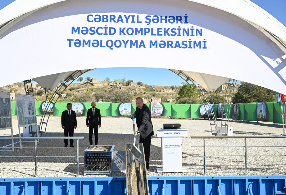 Prezident İlham Əliyev Cəbrayıl şəhər məscidinin təməlini qoyub