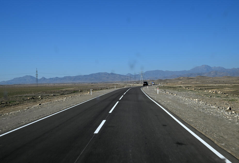 Prezident İlham Əliyev Cəbrayıl rayonunda “Şəfəq” Günəş Elektrik Stansiyasına gedən avtomobil yolunun açılışında iştirak edib