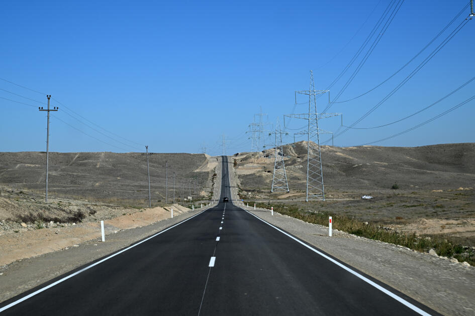 Prezident İlham Əliyev Cəbrayıl rayonunda “Şəfəq” Günəş Elektrik Stansiyasına gedən avtomobil yolunun açılışında iştirak edib