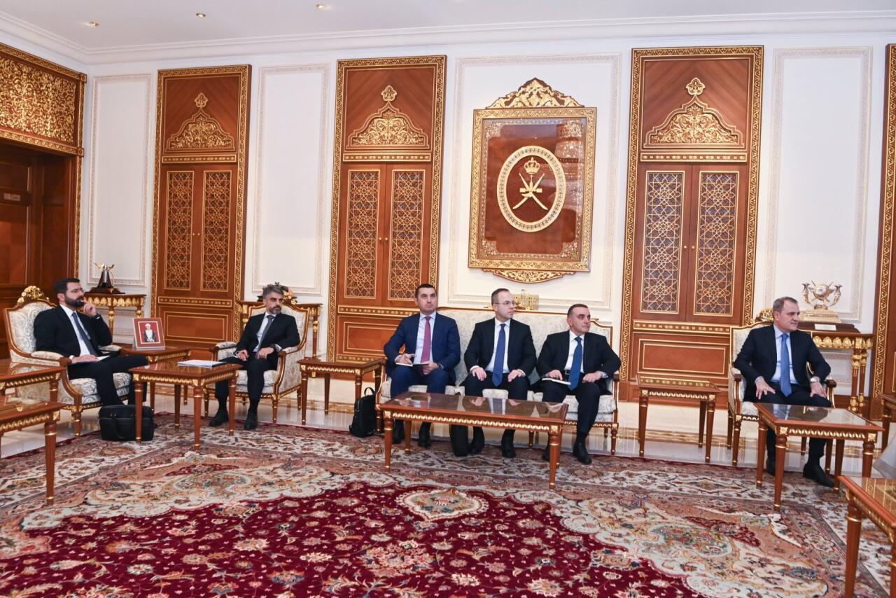 Джейхун Байрамов обсудил с министром Королевства Оман региональную ситуацию