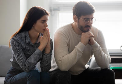 Названа категория людей, не получающая удовлетворения от романтических отношений