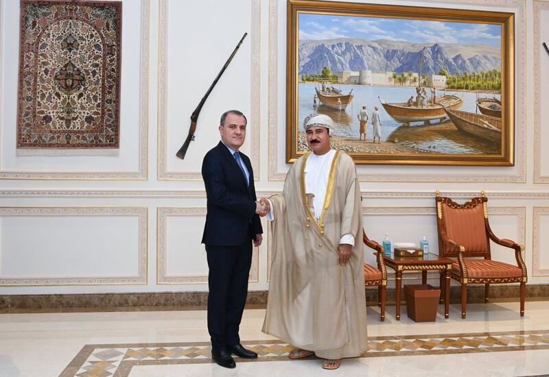 Джейхун Байрамов обсудил с министром Королевства Оман региональную ситуацию