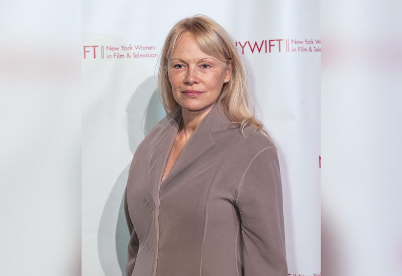 58-летняя Памела Андерсон назвала неочевидную причину отказа от макияжа