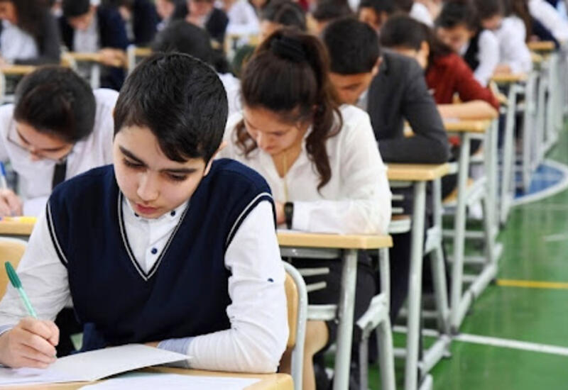 В Азербайджане рассматривают проведение электронных экзаменов в лицеи и гимназии