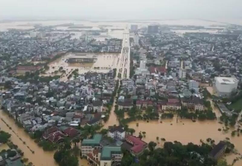 Вьетнамский город сильно затопило