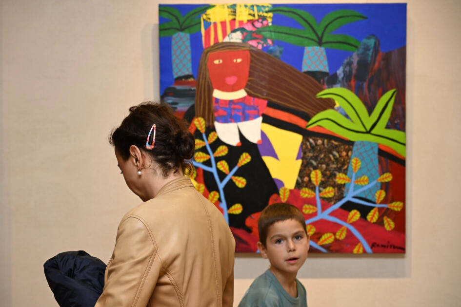 В арт-центре Nine Senses открылась персональная выставка Рамины Саадатхан «Огонь, Вода и Поцелуи»