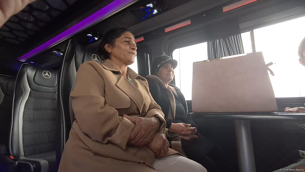 Очередная группа переселенцев отправилась в село Вангли Агдеринского района