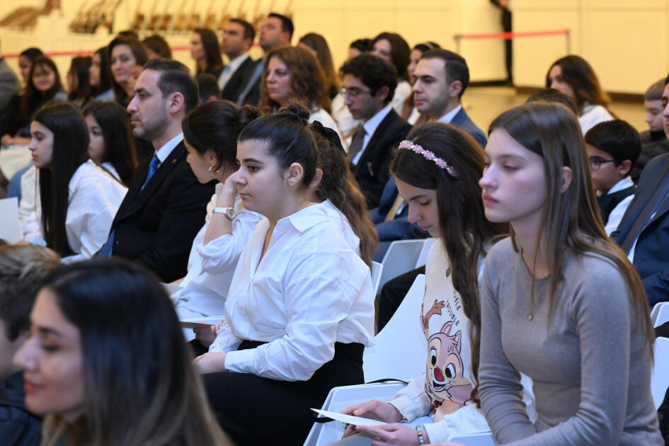 Heydər Əliyev Fondunun dəstəyi ilə alınan musiqi alətlərinin təqdimatı olub