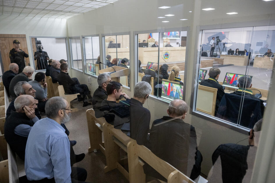 В Баку продолжился суд над лицами, обвиняемыми в совершении многочисленных преступлений против азербайджанского народа