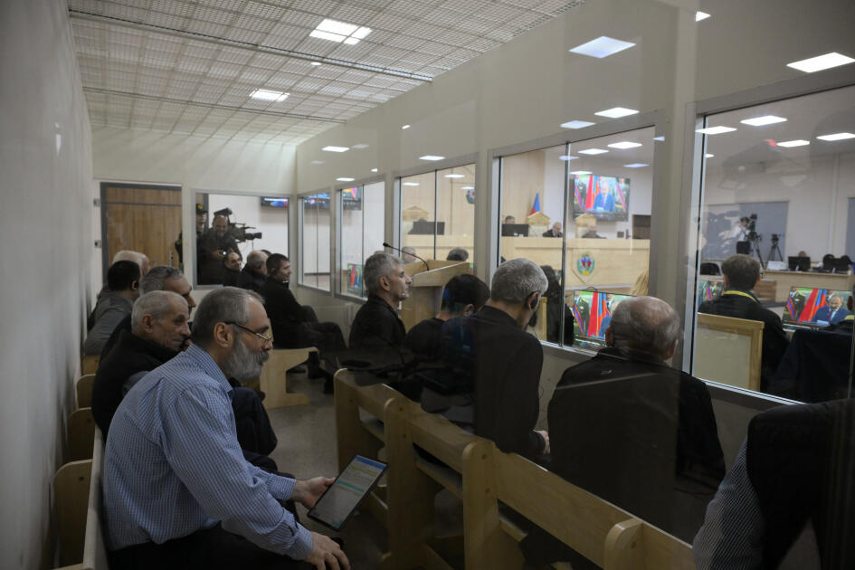 В Баку продолжился суд над лицами, обвиняемыми в совершении многочисленных преступлений против азербайджанского народа