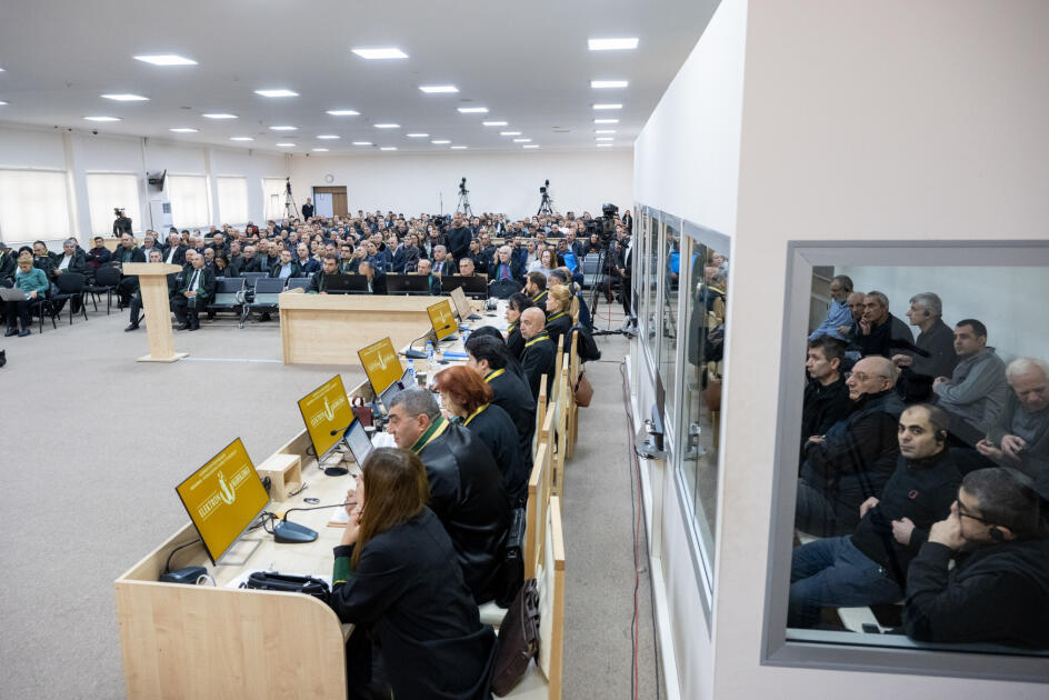В Баку продолжился суд над лицами, обвиняемыми в совершении многочисленных преступлений против азербайджанского народа