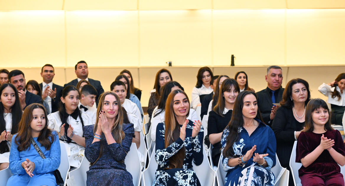 Heydər Əliyev Fondunun dəstəyi ilə alınan musiqi alətlərinin təqdimatı olub