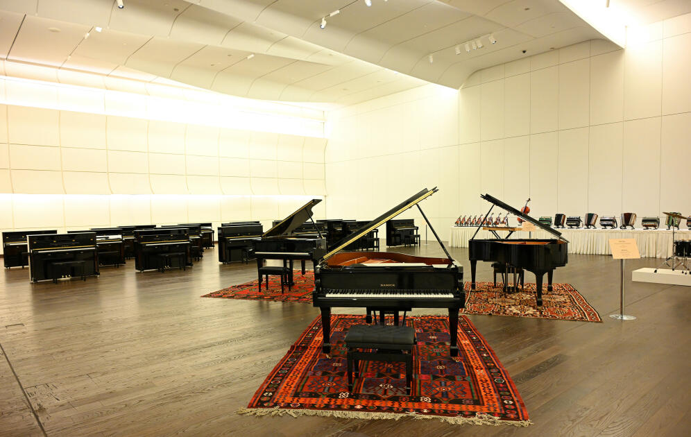 Heydər Əliyev Fondunun dəstəyi ilə alınan musiqi alətlərinin təqdimatı olub