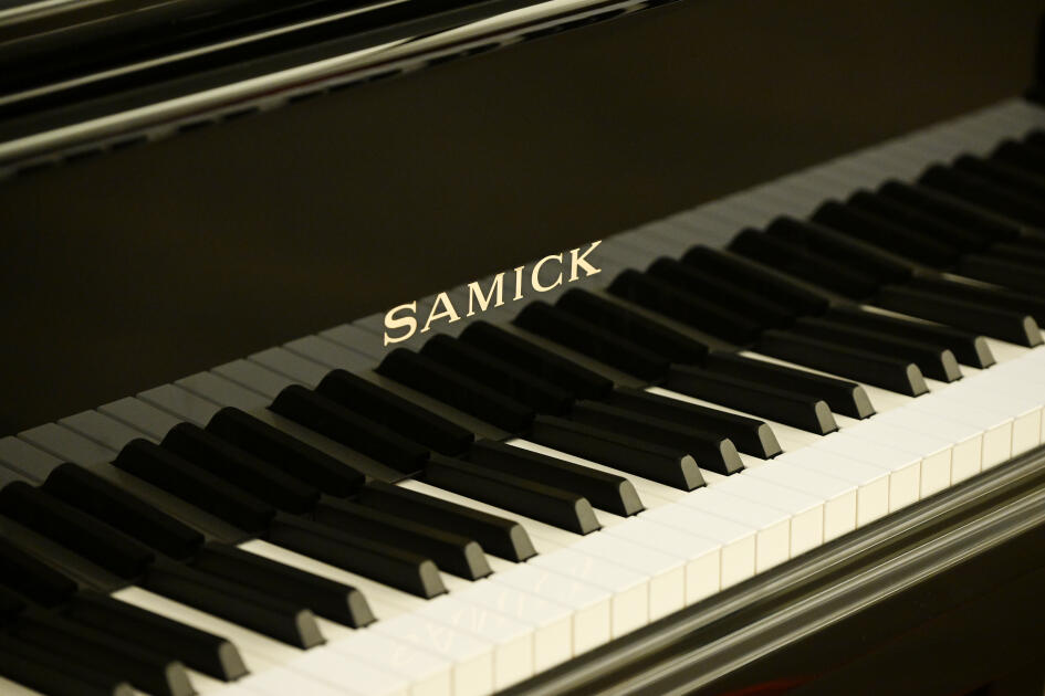 Heydər Əliyev Fondunun dəstəyi ilə alınan musiqi alətlərinin təqdimatı olub