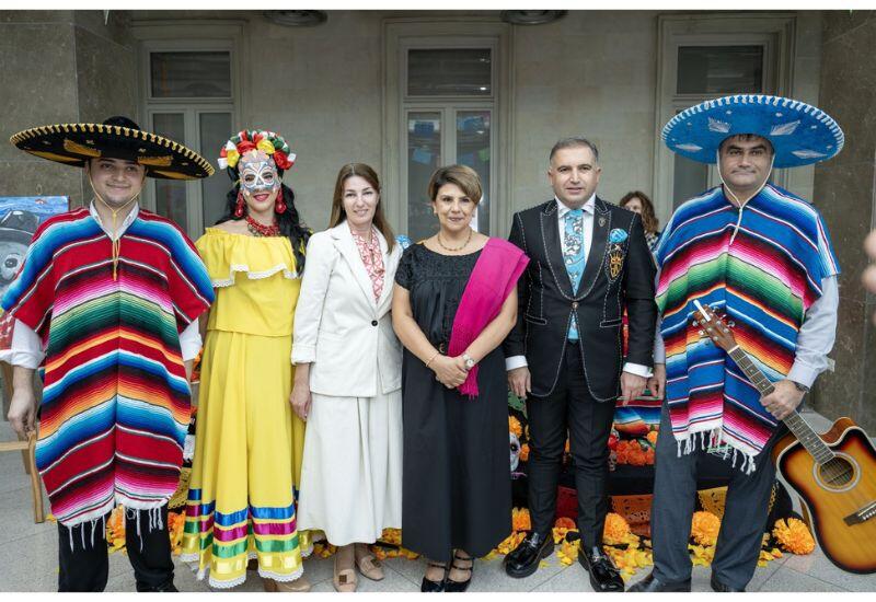 В Баку весело отметили мексиканский праздник "День мертвых"