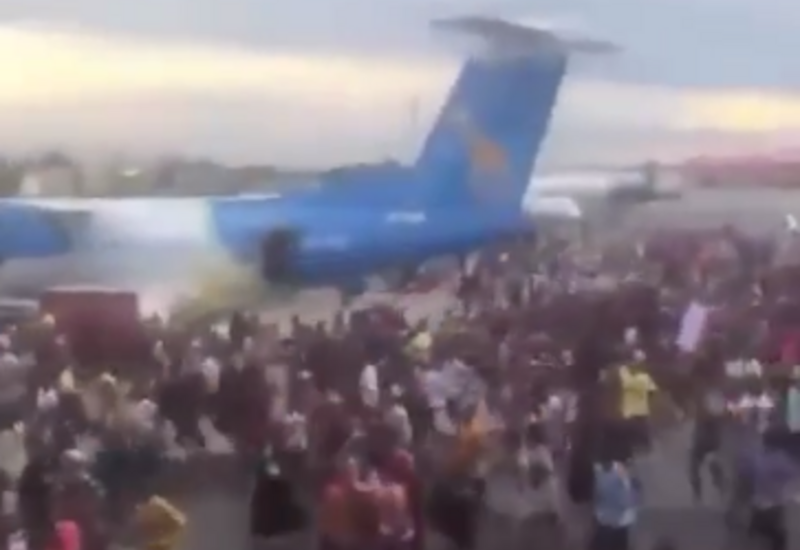 В Танзании протестующие прорвались в аэропорт