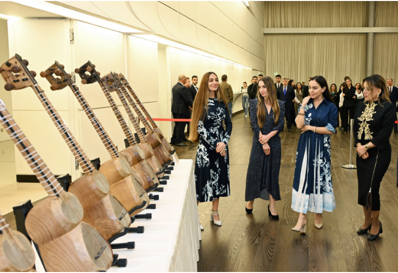 Heydər Əliyev Fondunun dəstəyi ilə alınan musiqi alətlərinin təqdimatı olub