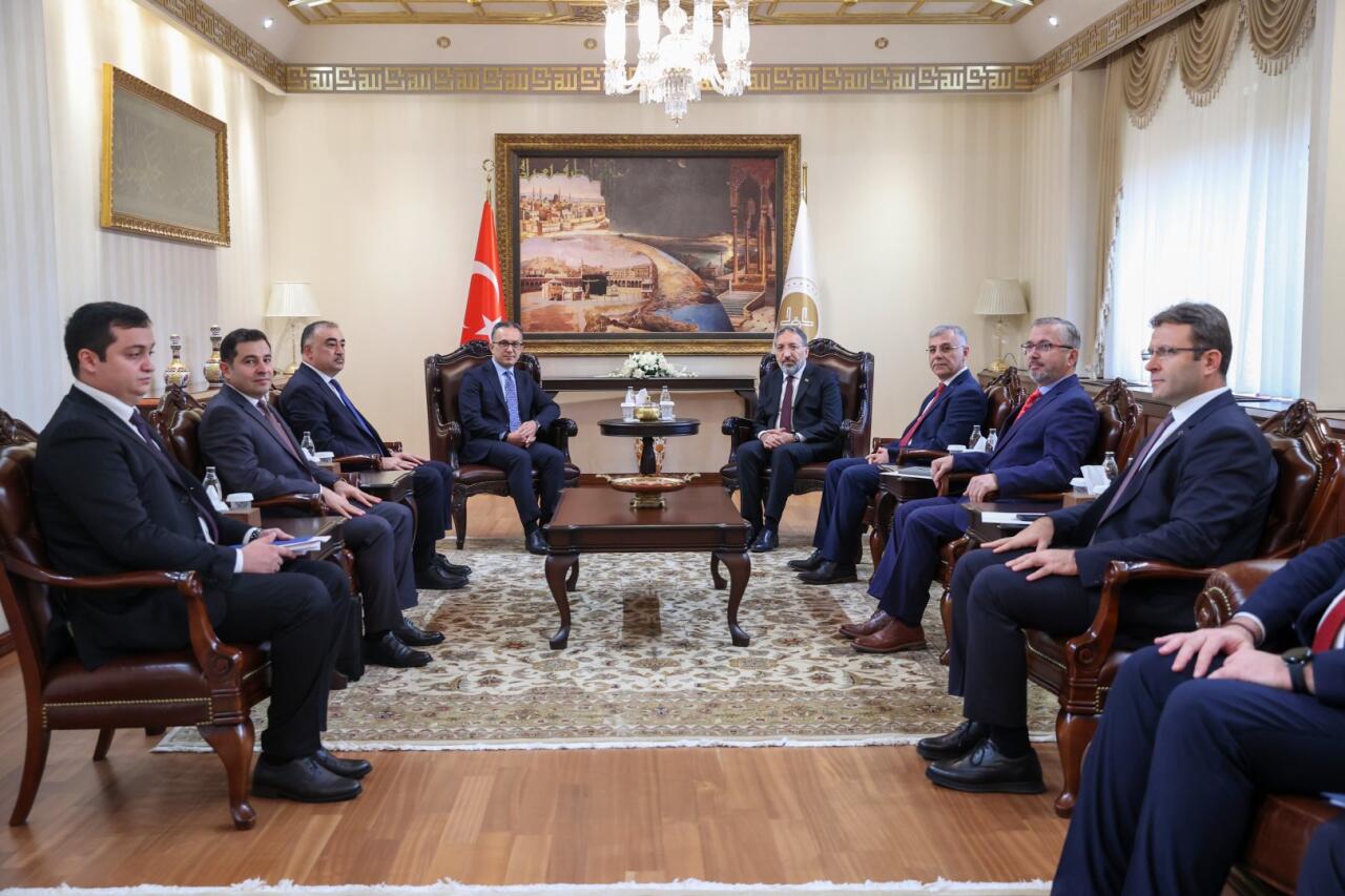 Азербайджан и Турция обсудили развитие сотрудничества в области религии и просвещения