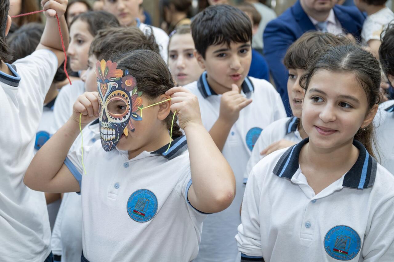 В Баку весело отметили мексиканский праздник "День мертвых"