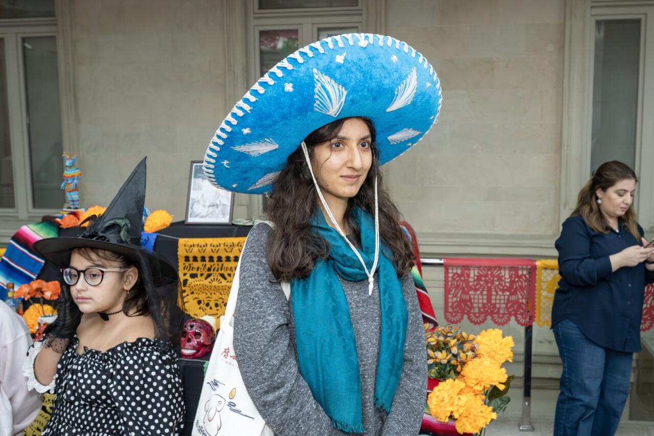 В Баку весело отметили мексиканский праздник "День мертвых"