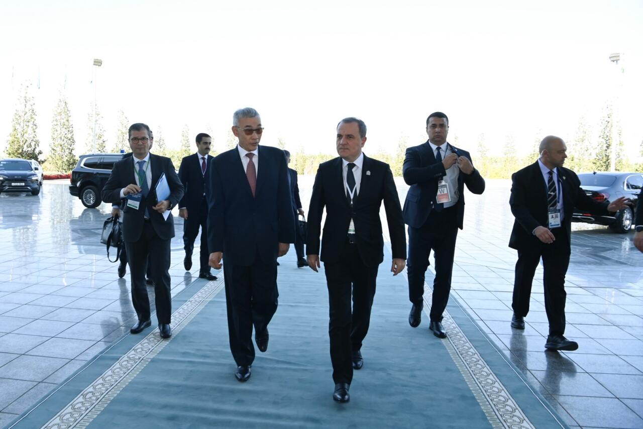 Джейхун Байрамов принимает участие в открытии 43-й сессии Генеральной конференции ЮНЕСКО