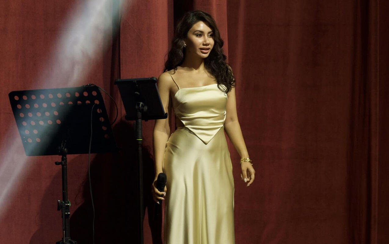 В Баку автомобиль насмерть сбил известную певицу