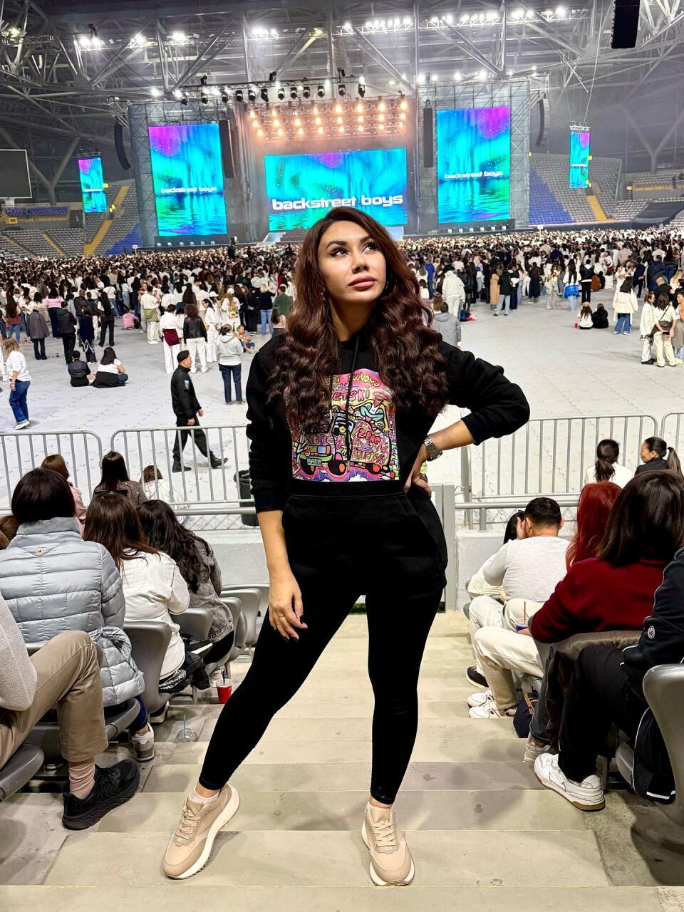 В Баку автомобиль насмерть сбил известную певицу