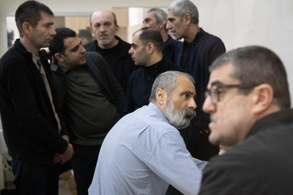 Ermənistan vətəndaşlarının məhkəmə istintaqı başa çatıb, prokurorlar çıxışa hazırlaşmaq üçün hakimdən vaxt istəyib