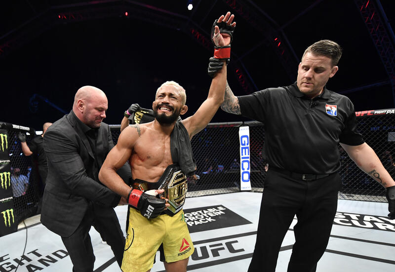 Экс-чемпион UFC попал в аварию