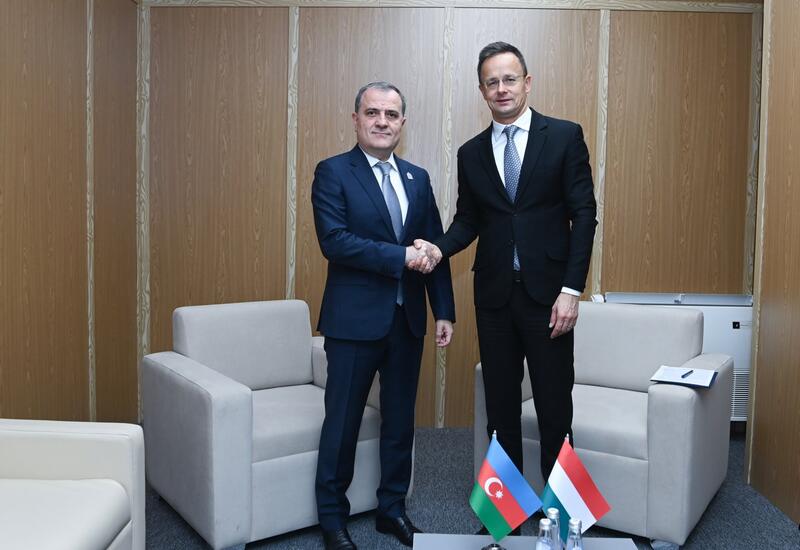 Джейхун Байрамов и Петер Сийярто обсудили развитие стратегического партнерства