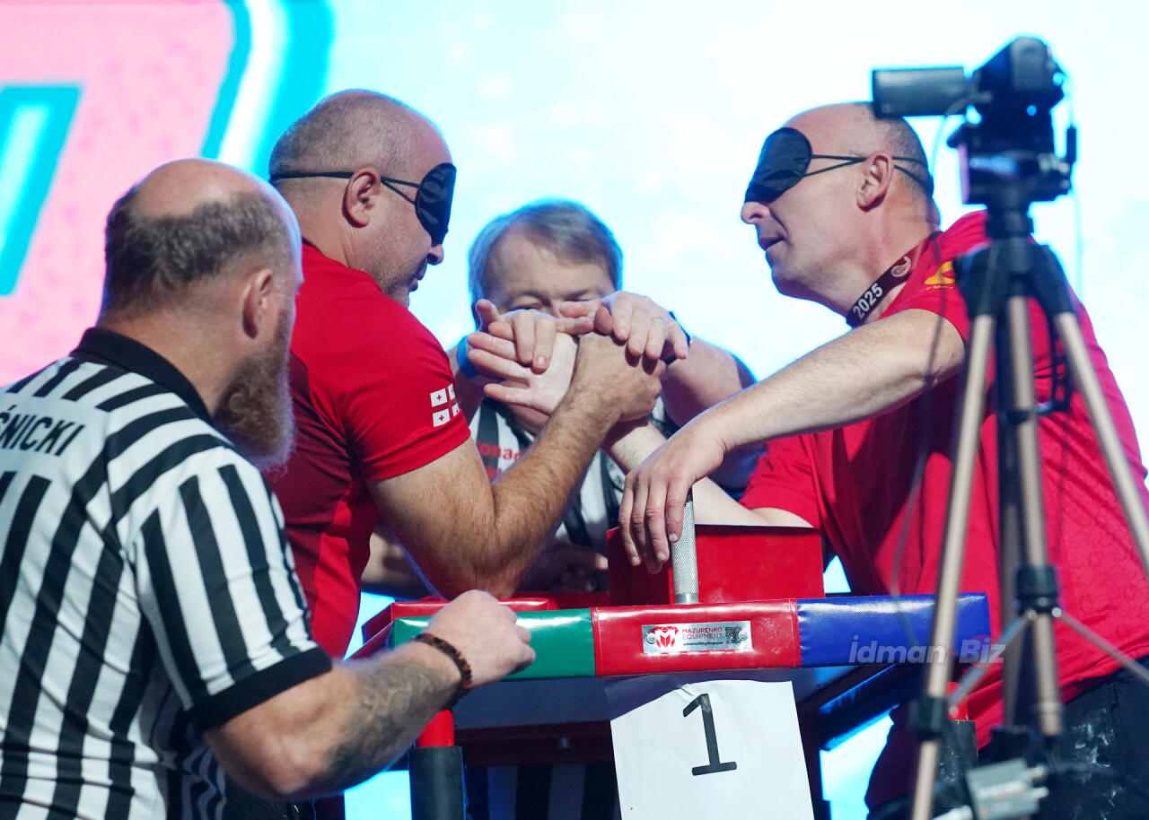 Азербайджанские армрестлеры завоевали все медали на чемпионате мира