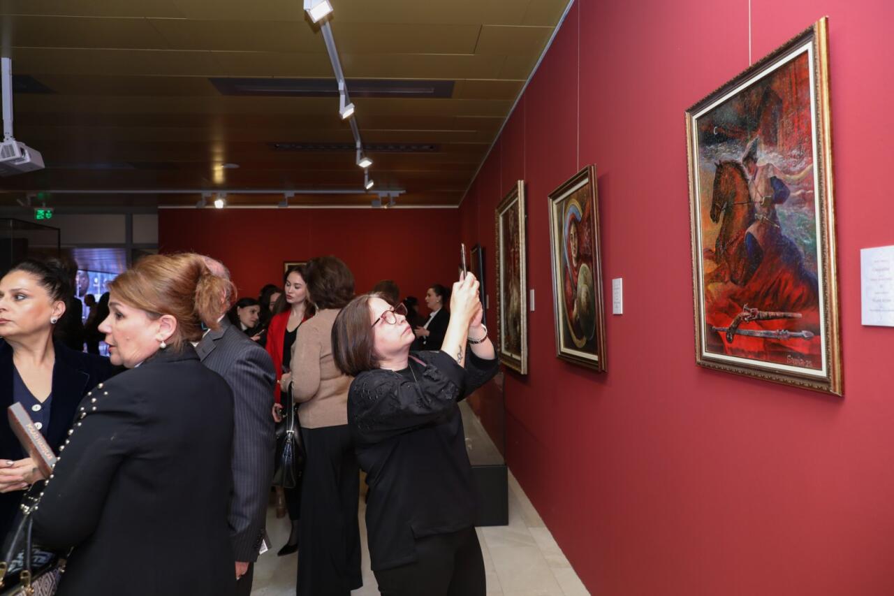 В Баку открылась интересная экспозиция в честь Победы