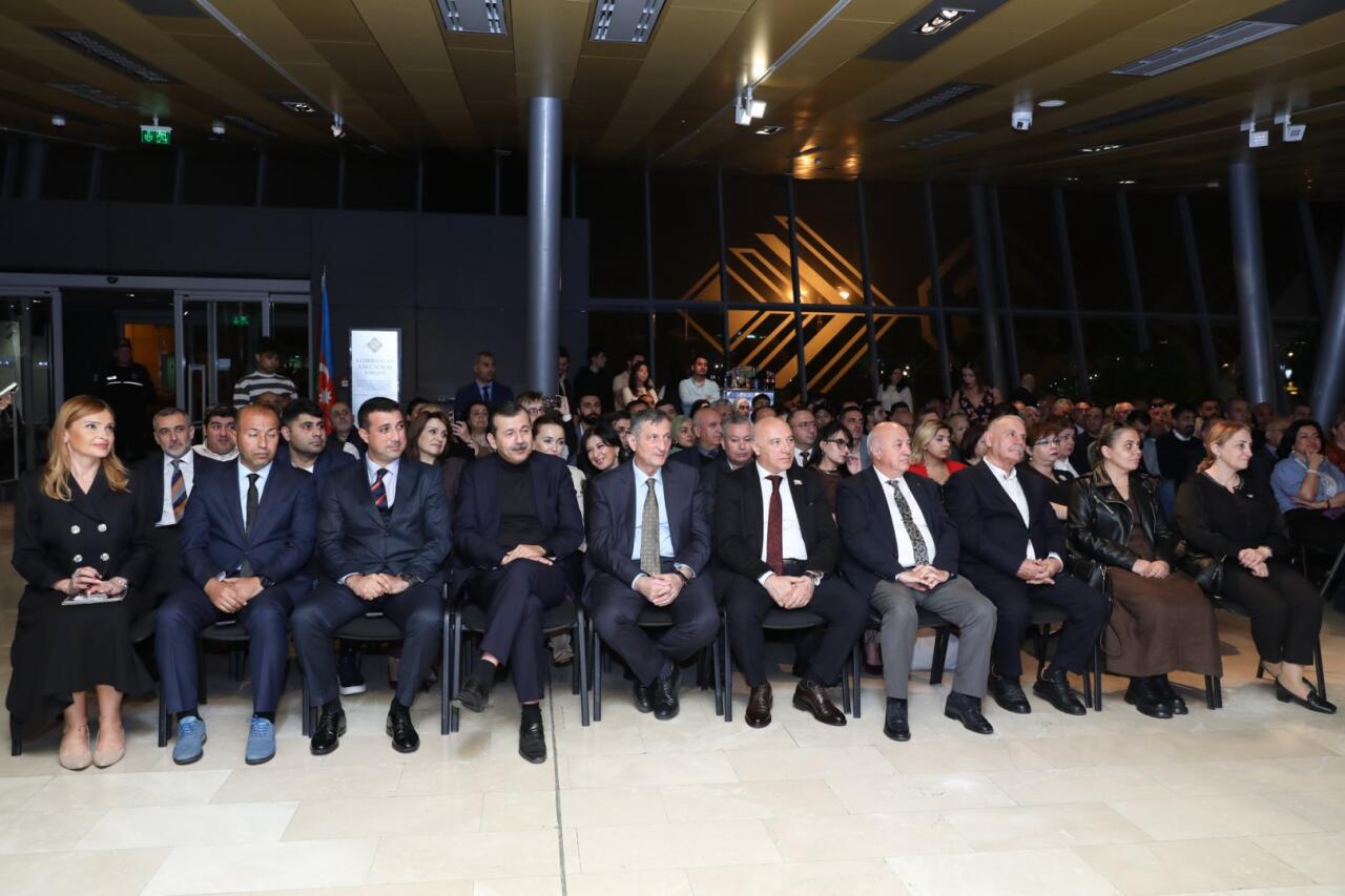 В Баку открылась интересная экспозиция в честь Победы