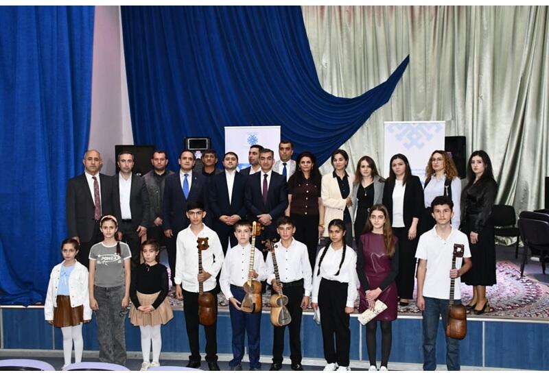 В Агджабеди прошли мастер-классы по тару и фортепиано