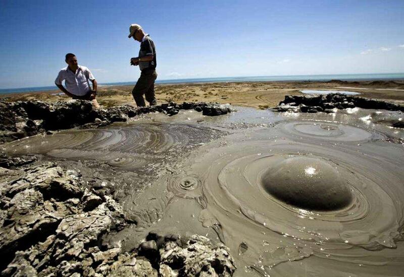 Этот вулкан в Баку извергается каждые три минуты