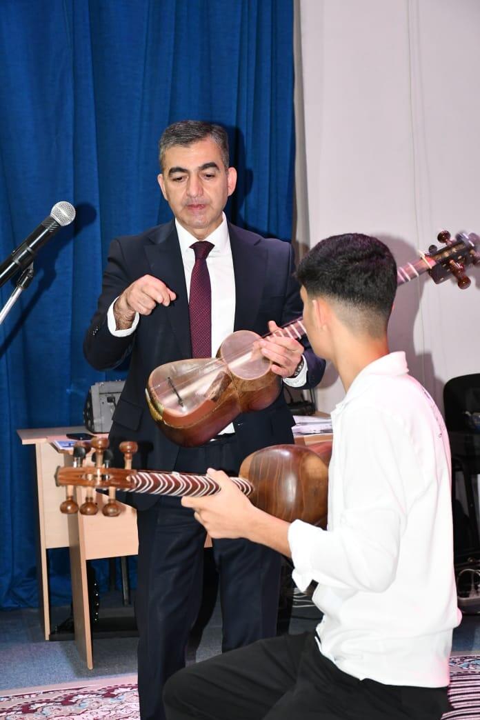 В Агджабеди прошли мастер-классы по тару и фортепиано