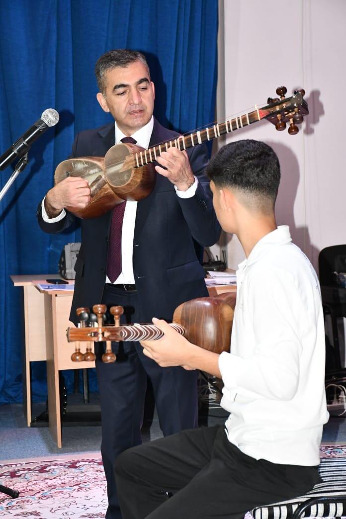 В Агджабеди прошли мастер-классы по тару и фортепиано