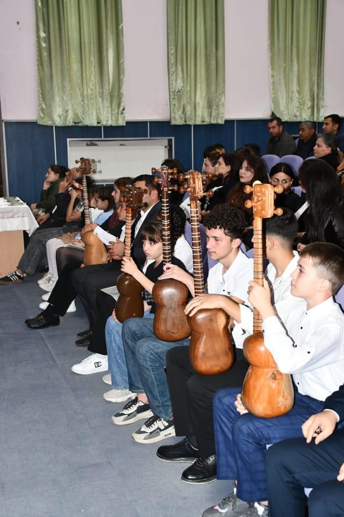 В Агджабеди прошли мастер-классы по тару и фортепиано