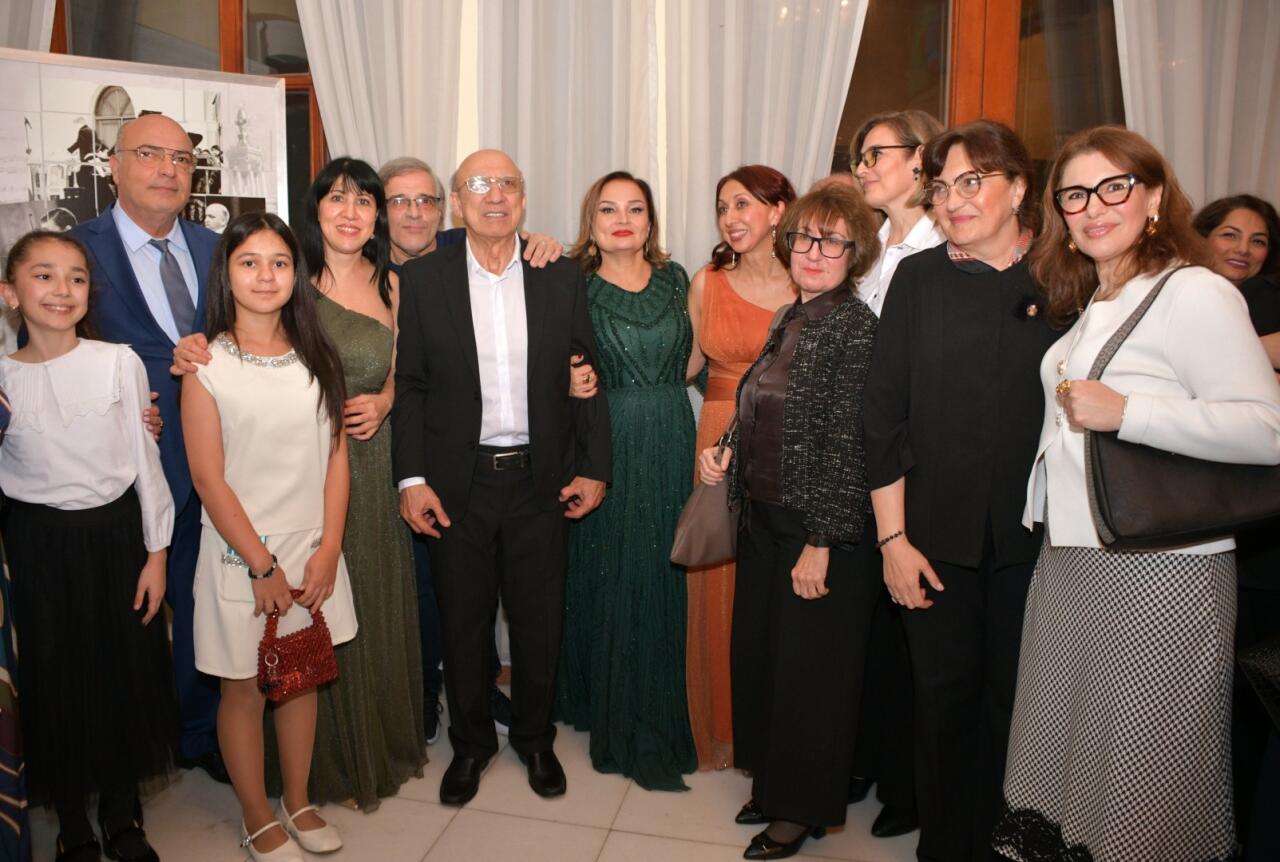 В Баку прошел творческий вечер всемирно известного пианиста